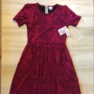 Medium LuLaRoe Amelia